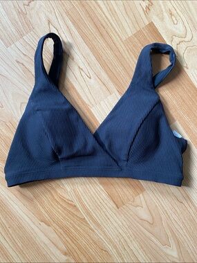 lululemon Black ribbed bikini top, size 8